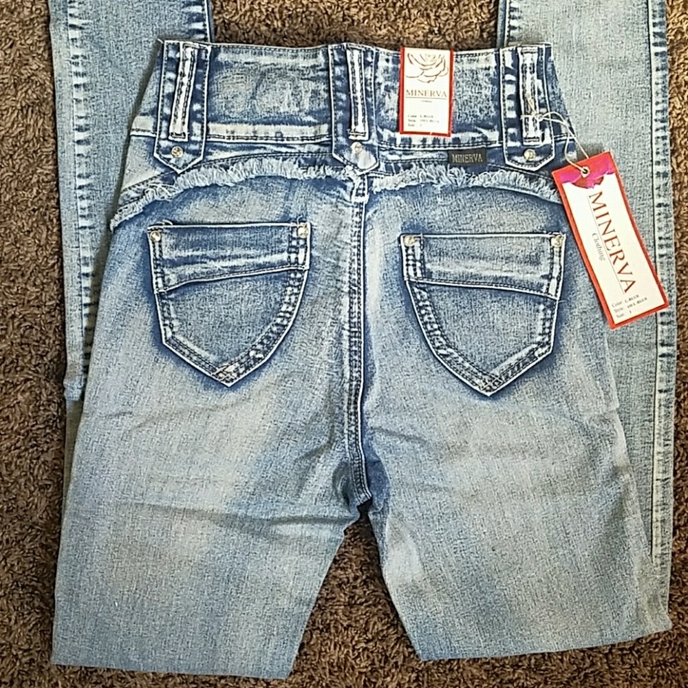 MINERVA JEAN'S